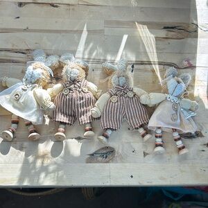 Sweet bunny ornament s approx 3-4 inches tall